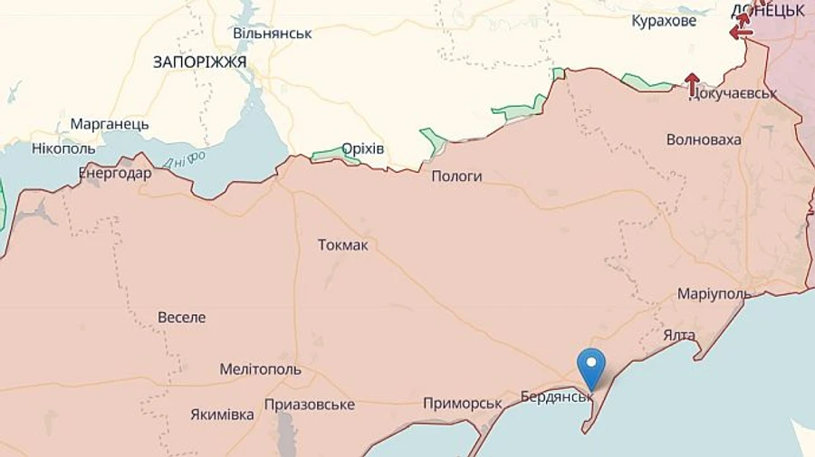 В Бердянске оккупанты загружают суда украденным зерном – штаб