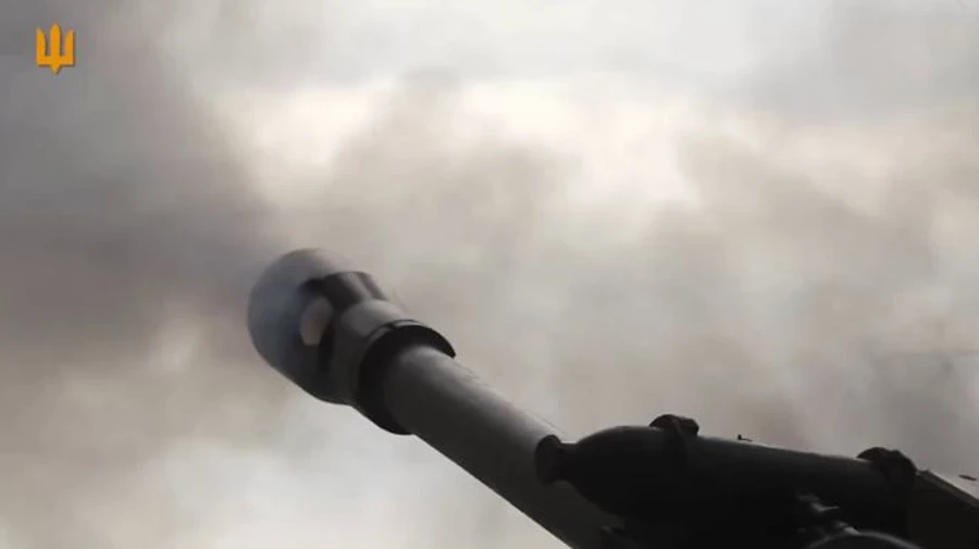 Ukraine's Commander-in-Chief releases video showing UK-made howitzers in action in Ukraine
