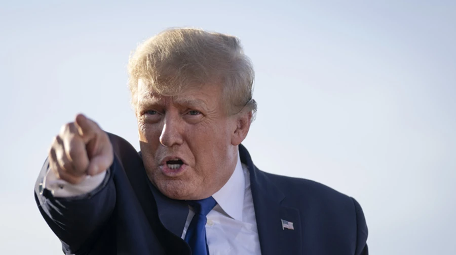 Трамп вимагає припинити дію Конституції США після викриття ролі Twitter у виборах 2020 року