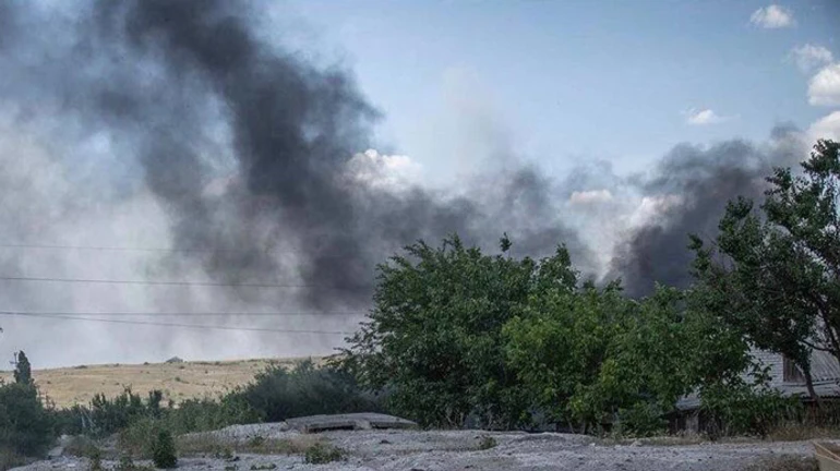 Explosions in Zaporizhzhia: missiles hit business premises, there are victims