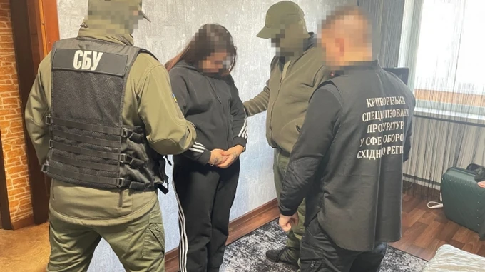 СБУ: Росіяни хотіли підірвати 22-річну агентку разом з вибухівкою в людному місці Дніпропетровщини