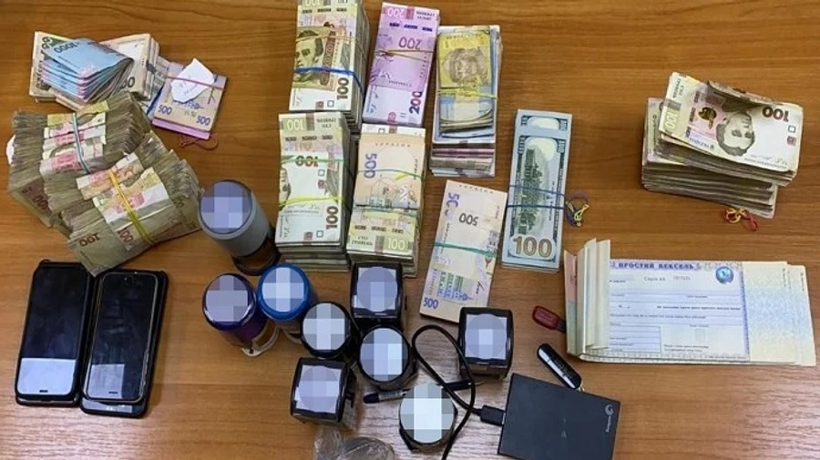 Конвертцентр з обігом у сотні мільйонів гривень викрили у Дніпрі