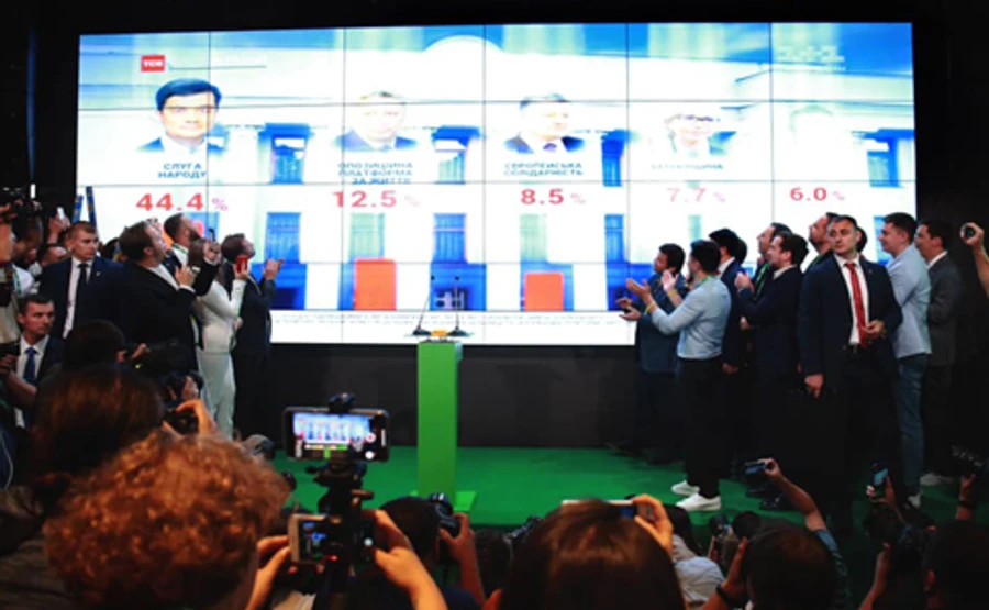 Слуга народу має трьох претендентів на крісло глави фракції