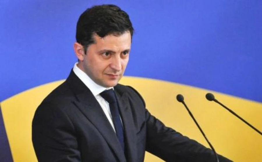 Зеленський змінює 12 послів