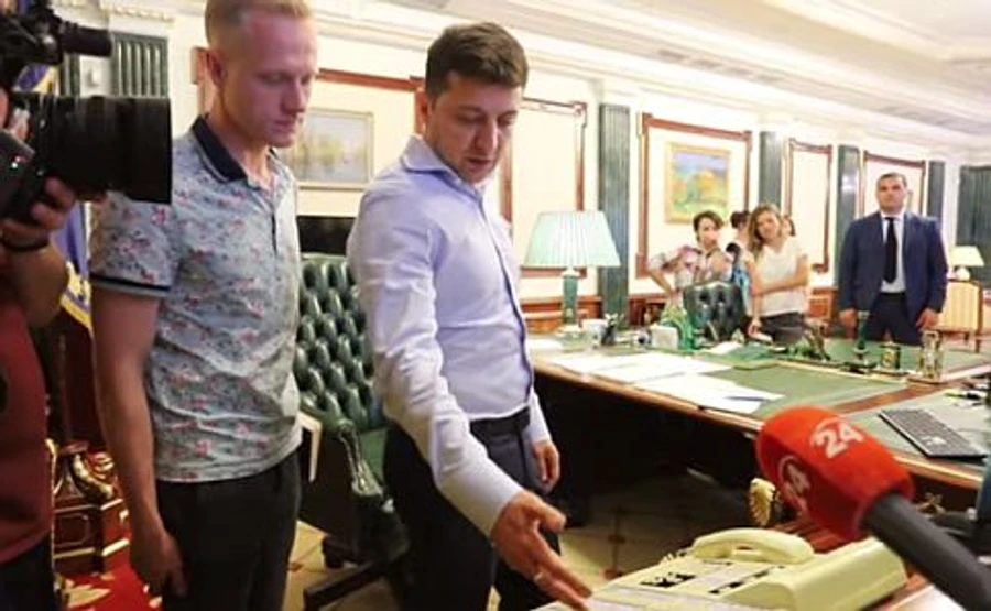 Зеленский заменил Администрацию на Офис и сократил штат