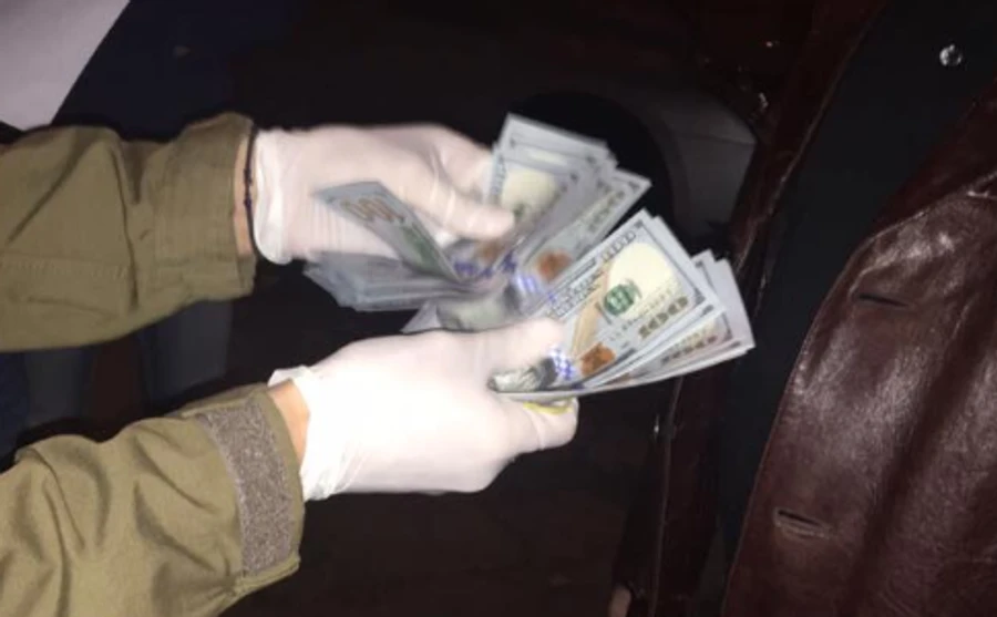 Чиновника Генштаба ВСУ поймали со взяткой