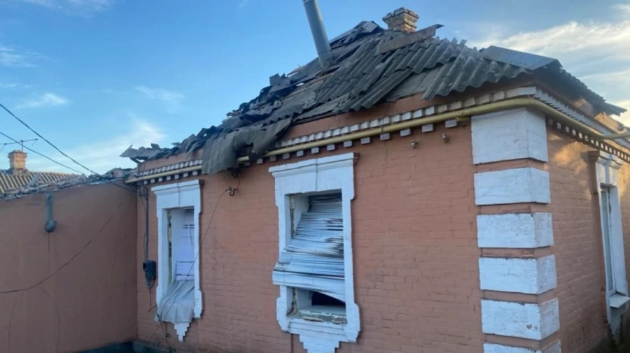 Russian forces attack Nikopol in Dnipropetrovsk Oblast: 2 people injured, 3 business premises damaged – photos