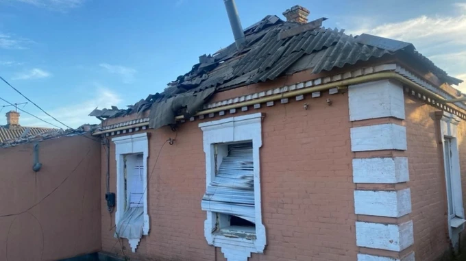 Russian forces attack Nikopol in Dnipropetrovsk Oblast: 2 people injured, 3 business premises damaged – photos