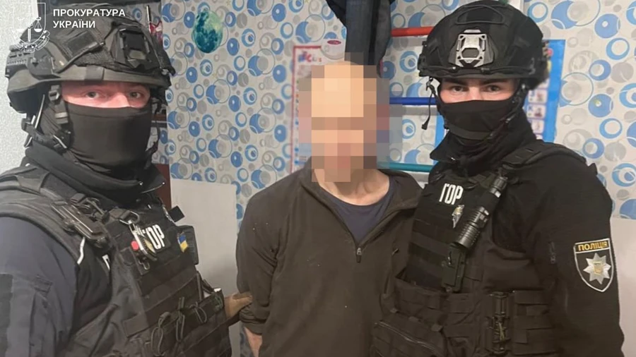 Вдарив ножем військового ТЦК і стріляв у поліцейського – затримано підозрюваного