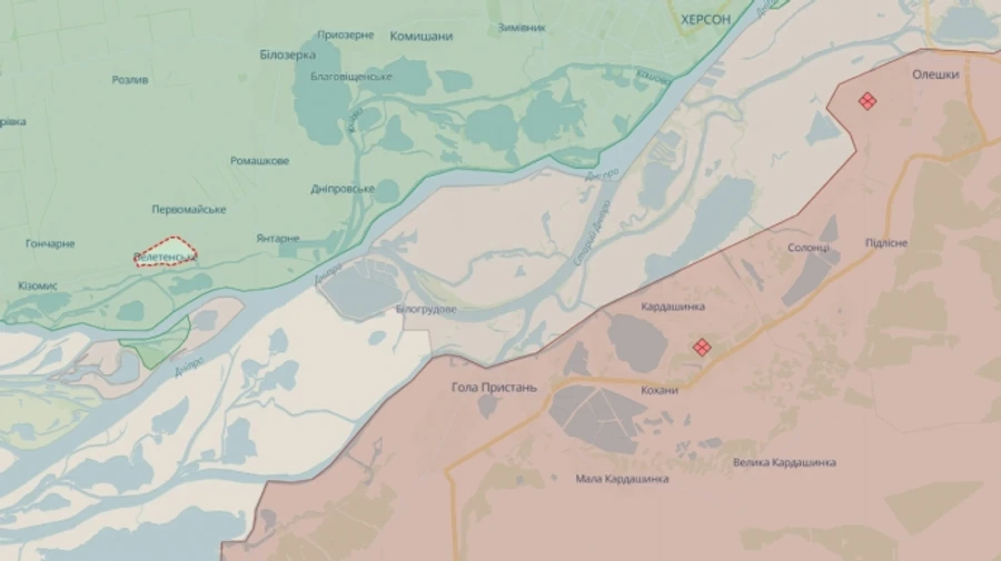 Десяток прилетов и пожары: РФ массированно обстреляла село на Херсонщине