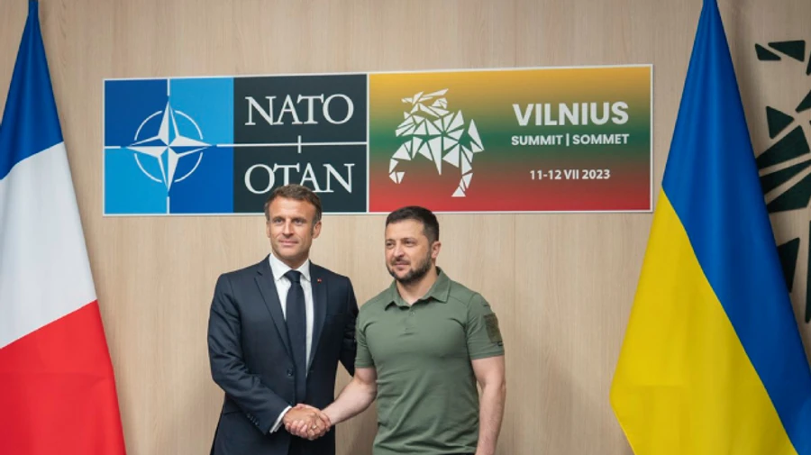 Макрон закликав Ізраїль збільшити допомогу Україні