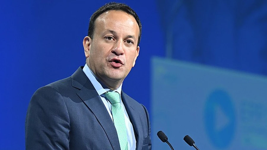 Премьеру Ирландии пришлось извиниться за шутку о романе Клинтона и Левински