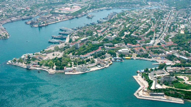 Explosions in Crimea’s Sevastopol: Russia suspends ferry crossings in Sevastopol Bay