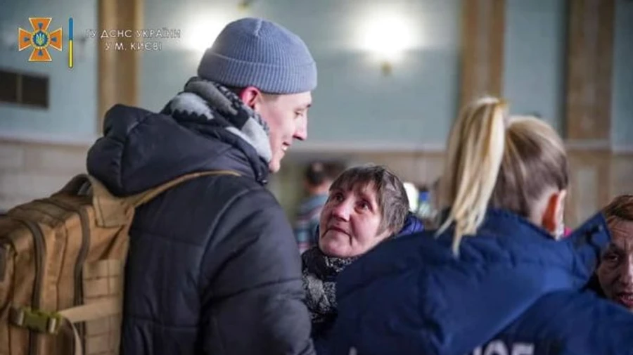 Эвакуированные из Бучи, Ворзеля и Ирпеня прибывают в Киев