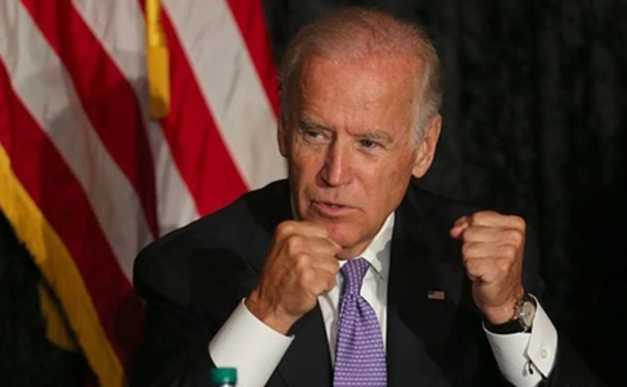 Выборы в США: Еще один кандидат сошел с гонки в пользу Байдена