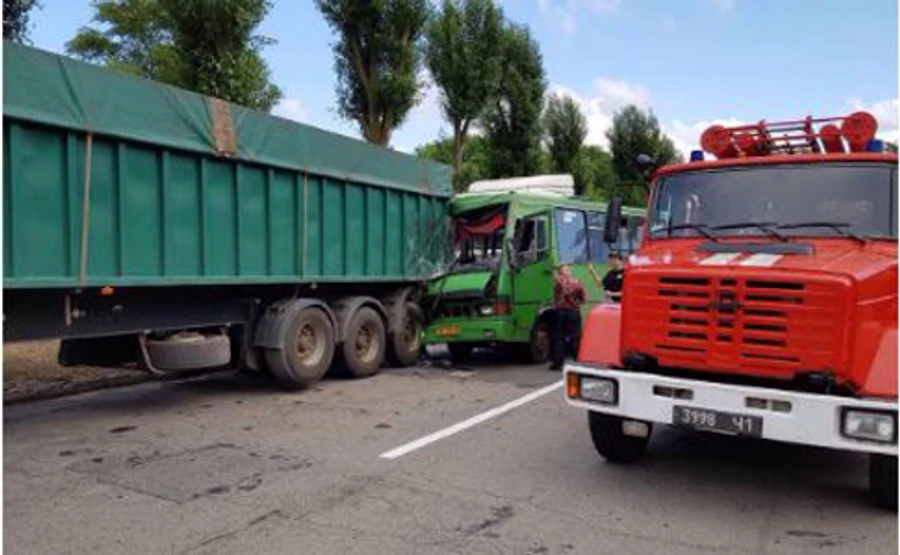 ДТП у Дніпропетровській області: 22 постраждалих