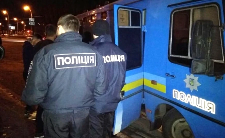 Полиция задержала 79 болельщиков за драку в Киеве