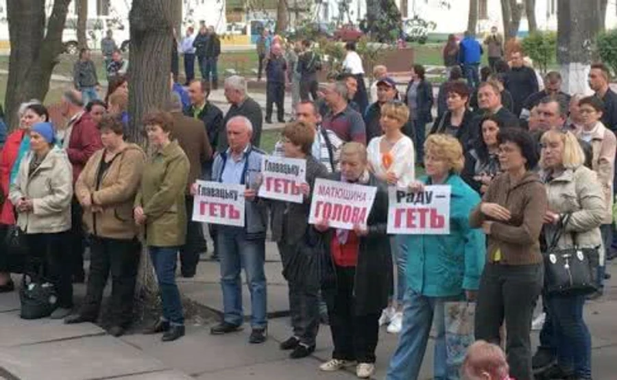 Сільраду Коцюбинського захопили депутати – люди за перевибори