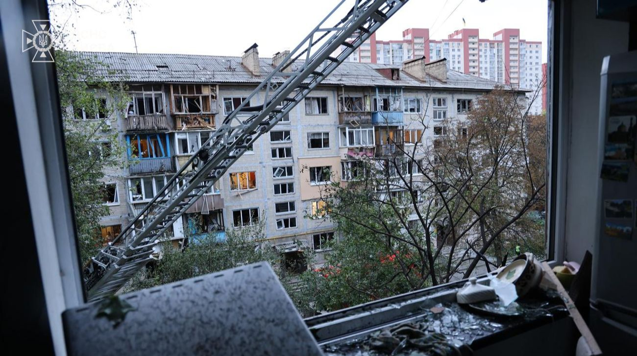 У Києві після нічного обстрілу виявили пошкодження на 32 локаціях – Зеленський