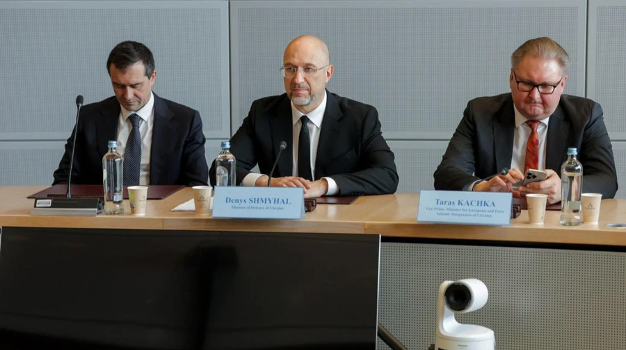 Шмыгаль просит страны НАТО направить 0,25% ВВП в оборону Украины