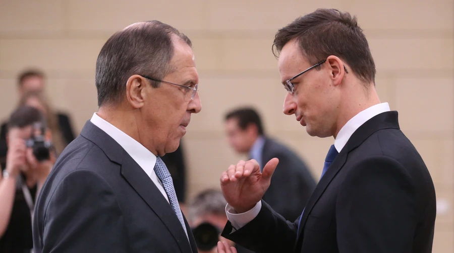 WP: Глава МИД Венгрии регулярно отчитывался Лаврову о заседаниях ЕС