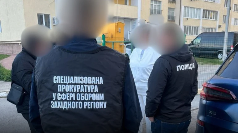 Схема ухилення від служби: на Львівщині затримали начальницю медслужби та військових
