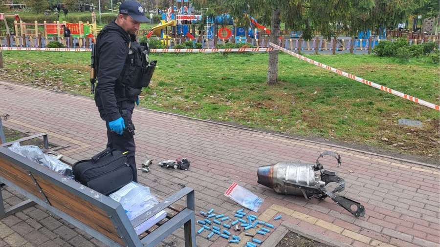 Russian drone debris fell and ablaze on Kyiv