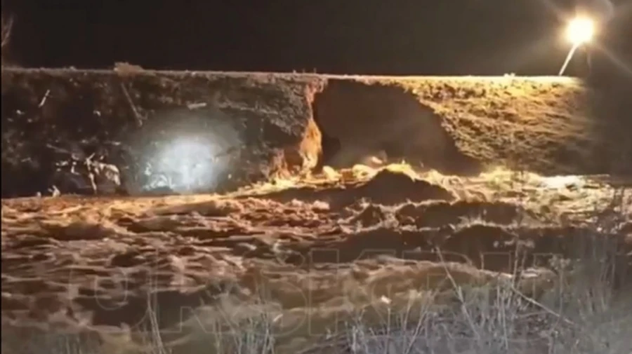 Dam bursts in Russian city of Orsk, several thousands of houses at risk – video, photo