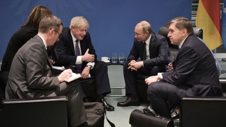 Джонсон поговорил с Путиным об Украине, тот потребовал переговоров о НАТО