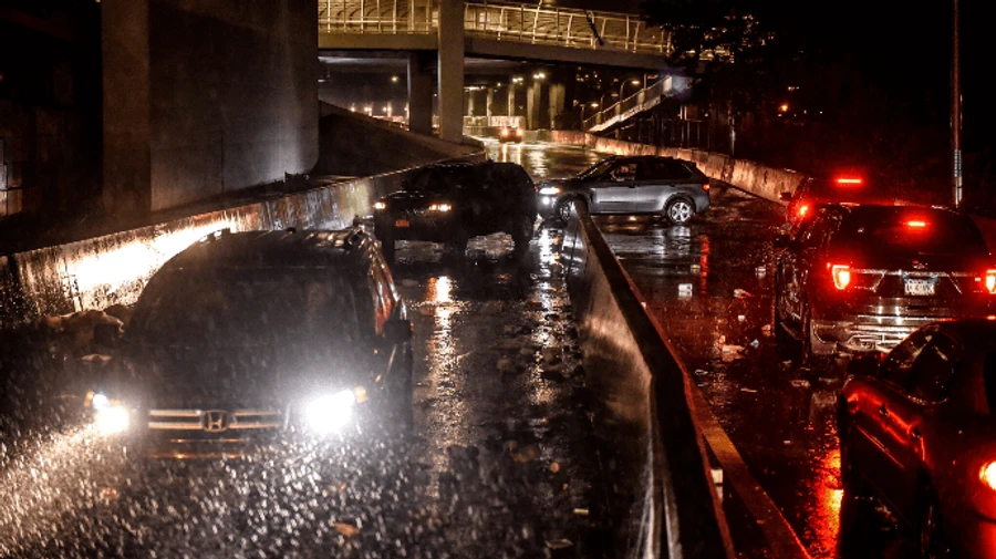 Более 25 человек погибли из-за наводнений в США