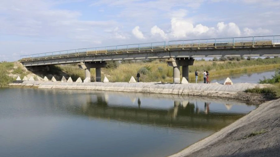 Вода в Крим не тече, 80% дамби вистачає – представник президента в АРК