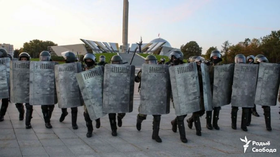 В Минске ОМОН водометами разогнал недовольных инаугурацией Лукашенко