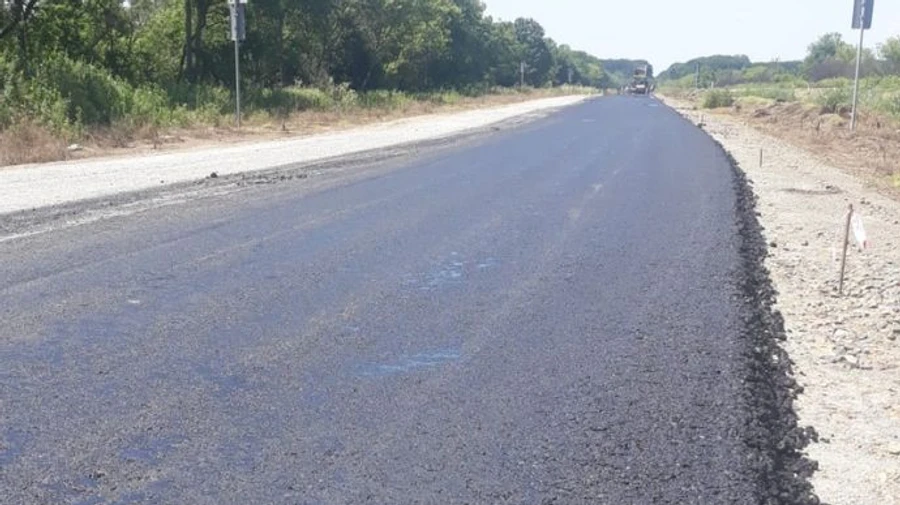 Вкрадені дороги: СБУ викрила махінації у двох областях і провела обшуки