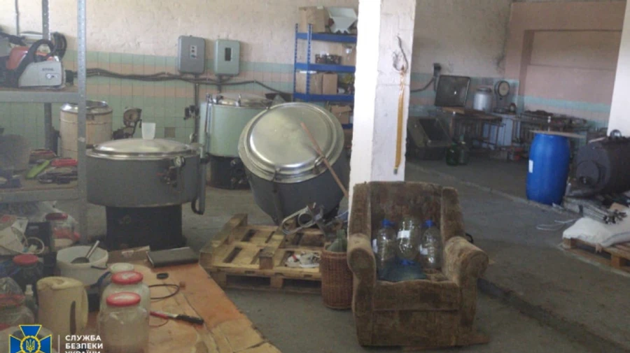 СБУ викрила виробництво антисептиків сумнівної якості більш ніж на мільйон