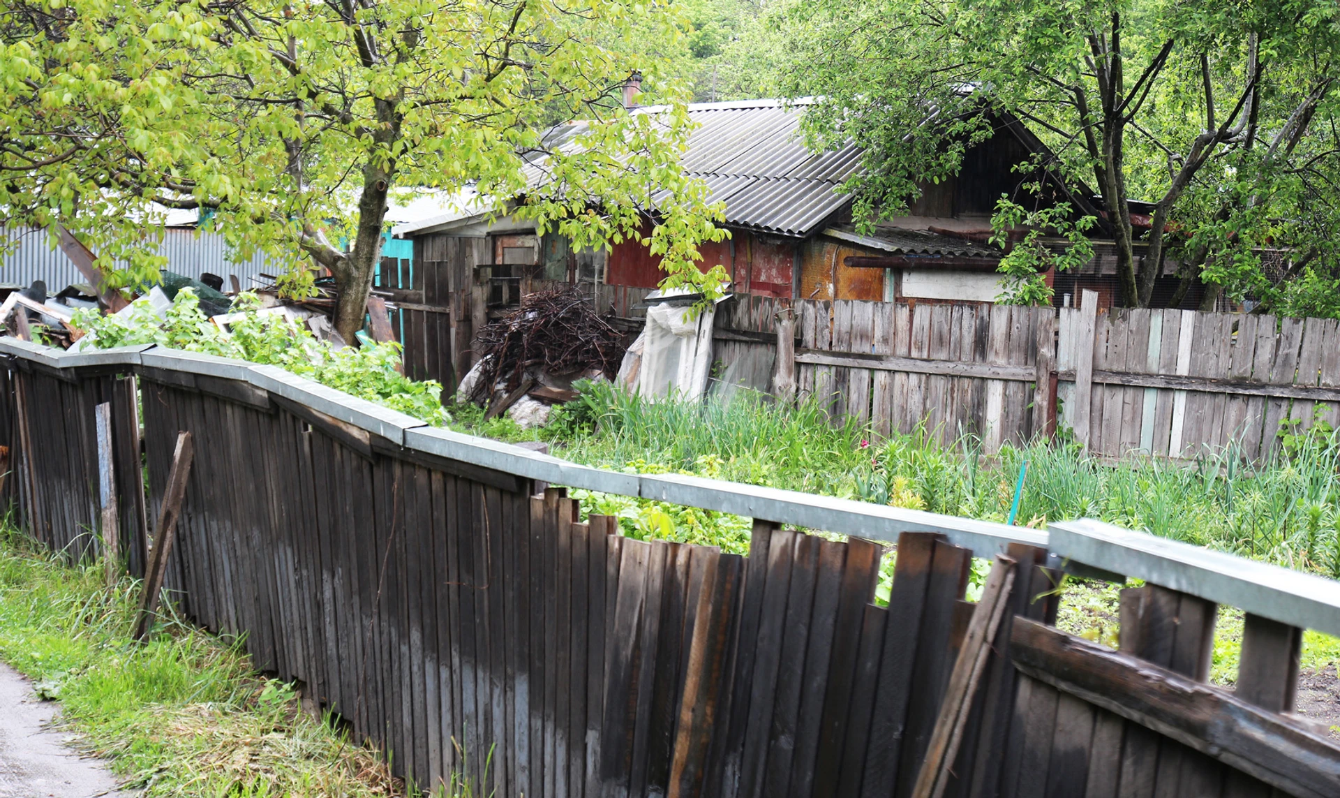 Київське гетто, або Як в промзоні за Видубичами сховалося селище-привид