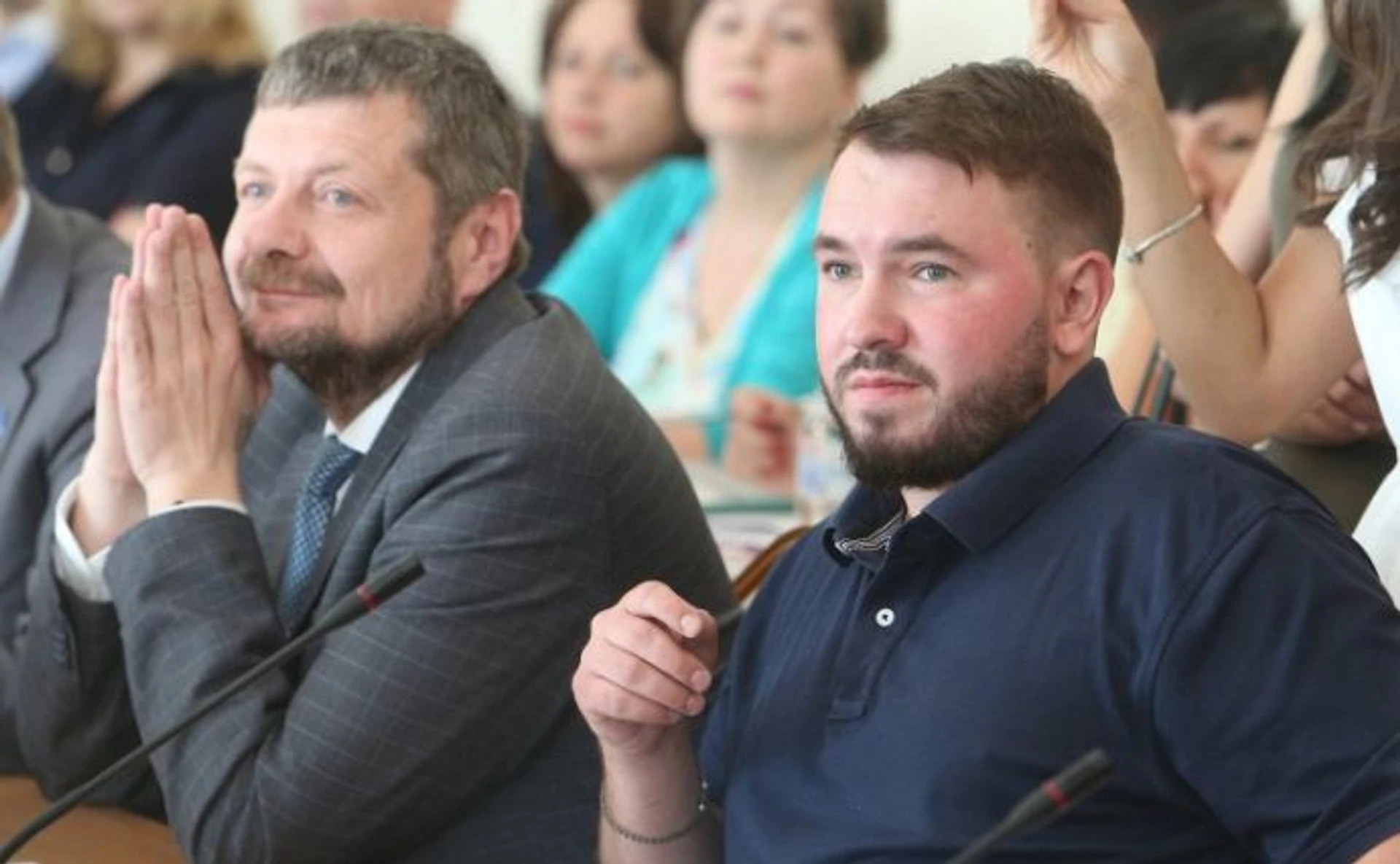 Мощи против ножей. Как комитет рассматривал представление на Лозового