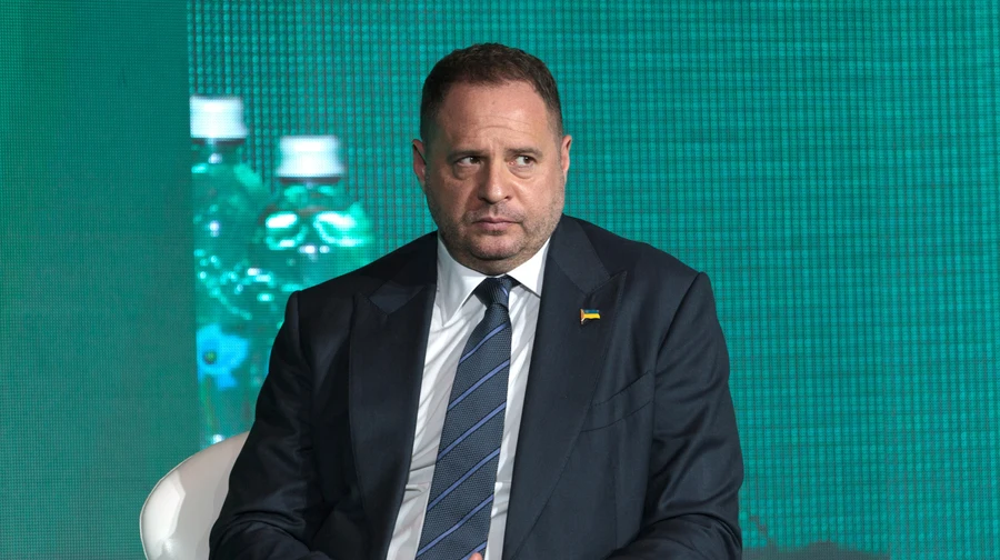 Ермак, который собирался на фронт, восстановил право на адвокатскую деятельность