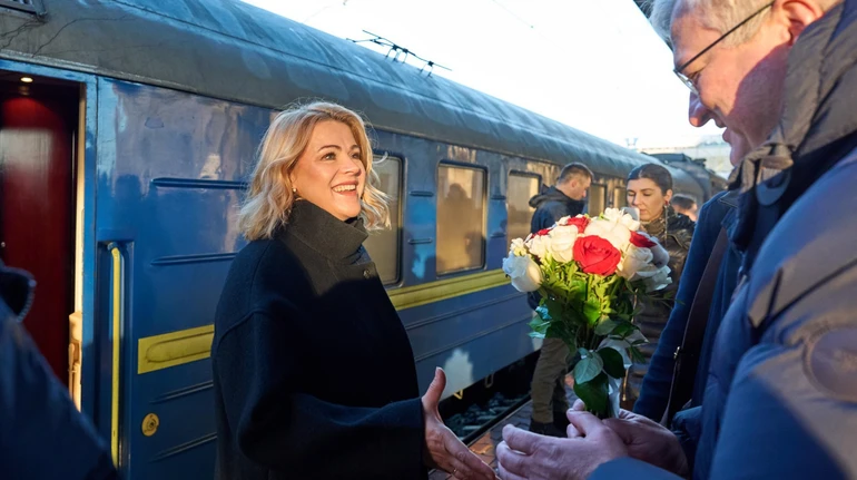 Leaders of eight countries arrive in Kyiv