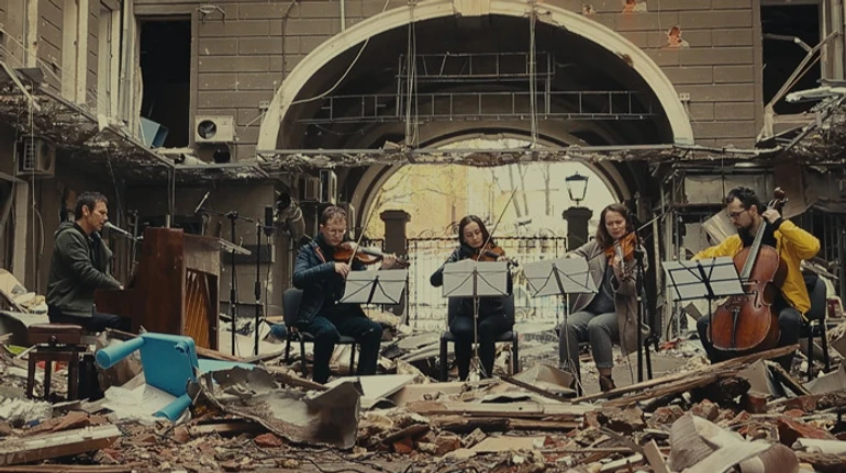 Кінофестивалі не повинні ставати майданчиками для кремлівської пропаганди: режисер фільму Озброєні піснею Раян Сміт