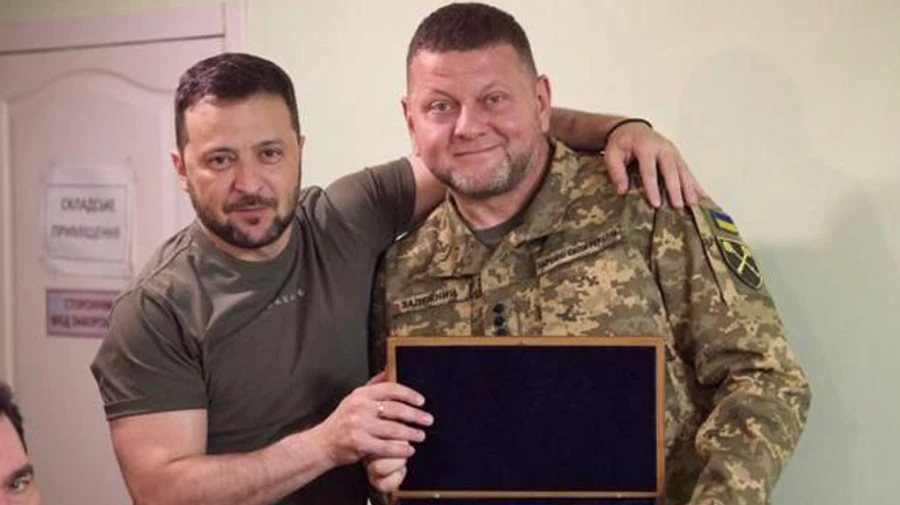 Если бы Зеленский и Залужный боролись за кресло президента, то шли бы нога в ногу – опрос