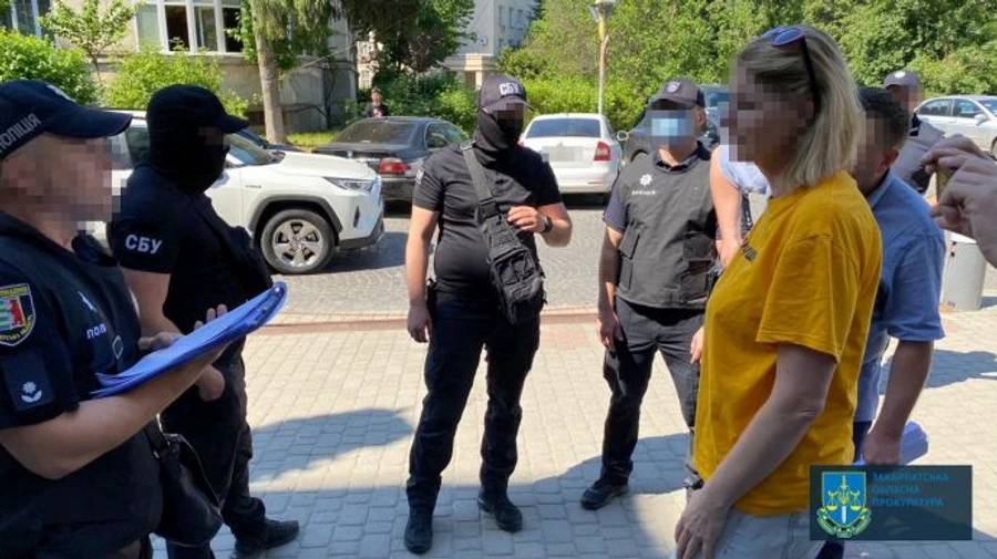 На Закарпатье главу ОО подозревают в продаже гумпомощи