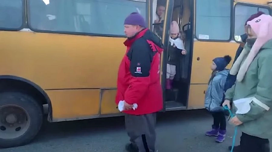 Из Бучи эвакуировали уже более 2 тысяч человек, приехало 30 автобусов