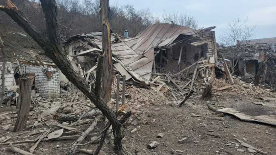 Russians launch large-scale attack on Kupiansk, Kharkiv Oblast, using guided bombs: 3 people injured  – photos