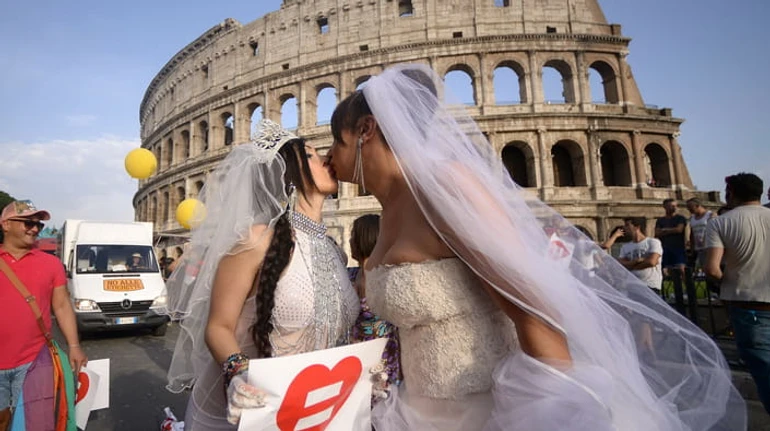 Не тільки через Ватикан: як у Італії зірвали ухвалення закону про права ЛГБТ+