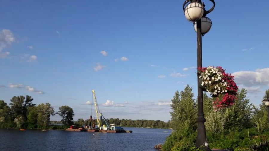 Українцям прогнозують спеку вдень і прохолоду вночі