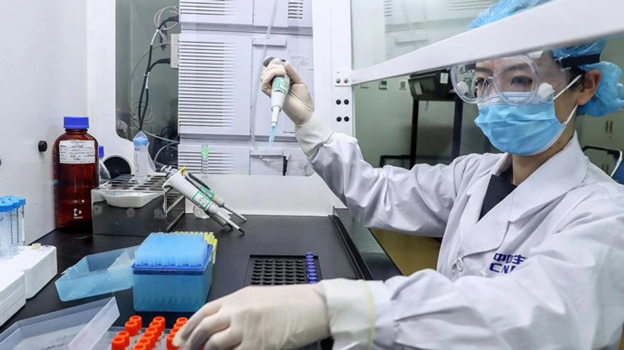 Китайская COVID-вакцина показала эффективность почти на 80%   