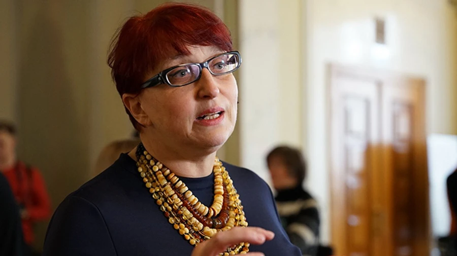 Голова комітету соцполітики вважає замалою зарплату 35 тисяч