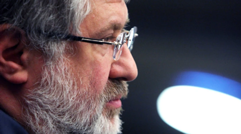 Зв'язок Суркісів з Коломойським, який не помічають судді