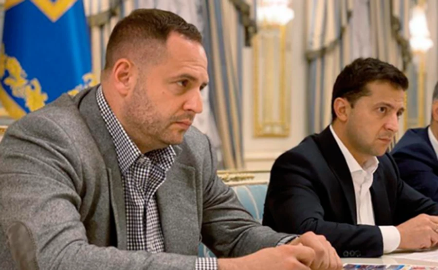 Прямі переговори з ОРДЛО: В’ятрович написав заяву в СБУ, а Вакарчук вимагає пояснень