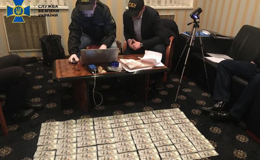 Чиновник предлагал $40 тысяч руководителю Госрезерва